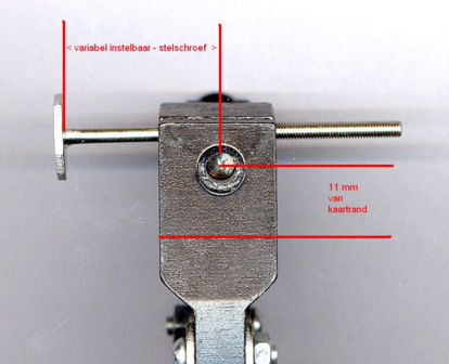 Door middel van het draaien aan de aanslagschroef is een correcte centrering eenvoudig in te stellen 